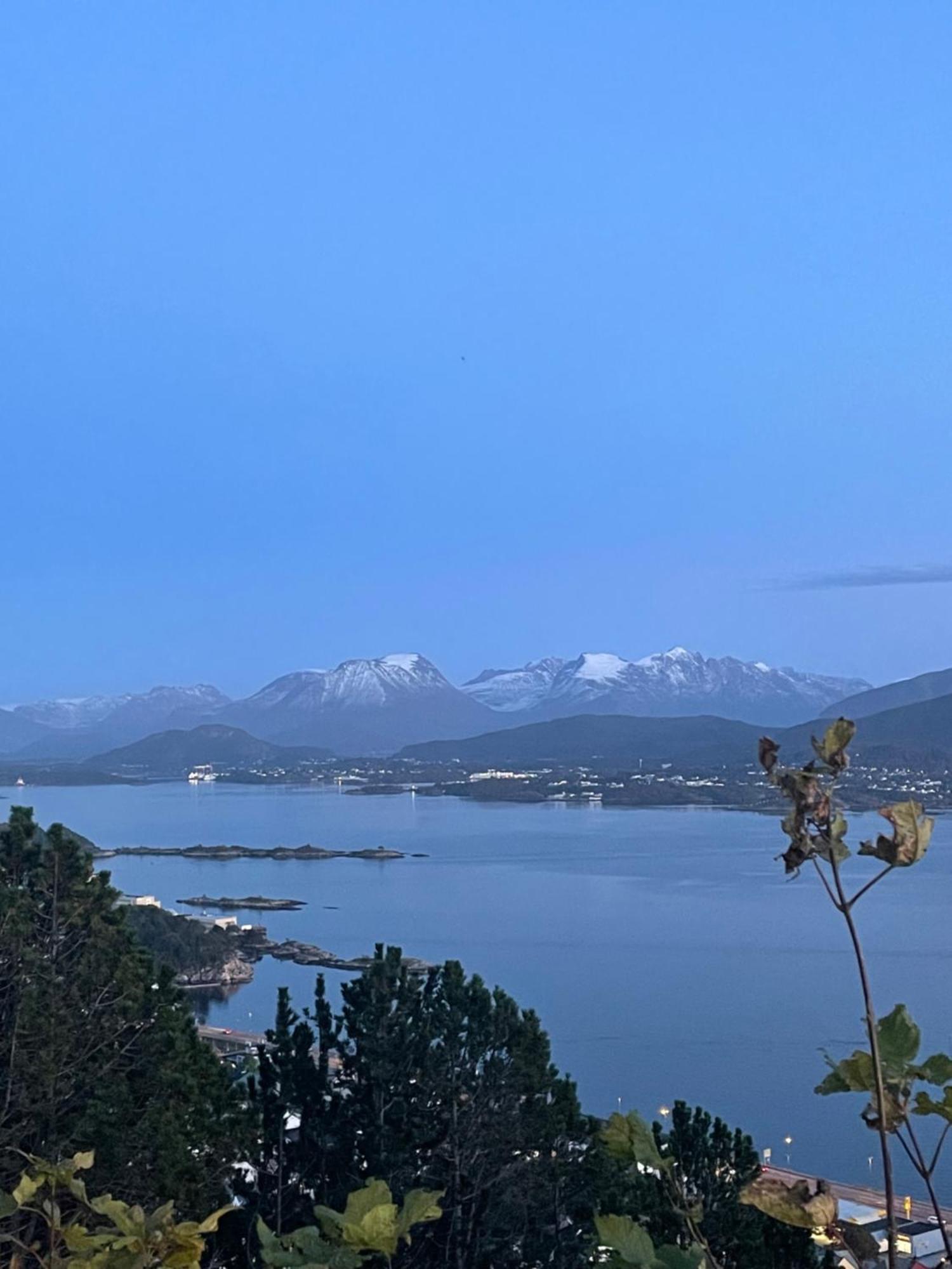 Koselig Leilighet I Sentrum Alesund Luaran gambar